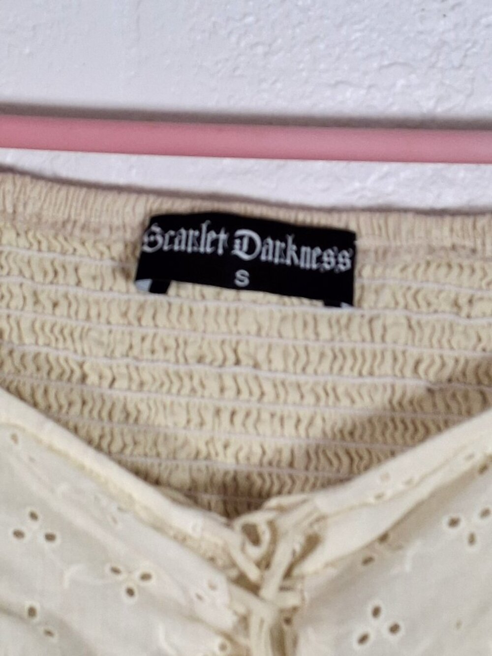 Scarlet Darkness Pale Yellow Cropped to Waist Peasant Look Top Size Small - Picture 3 of 6
